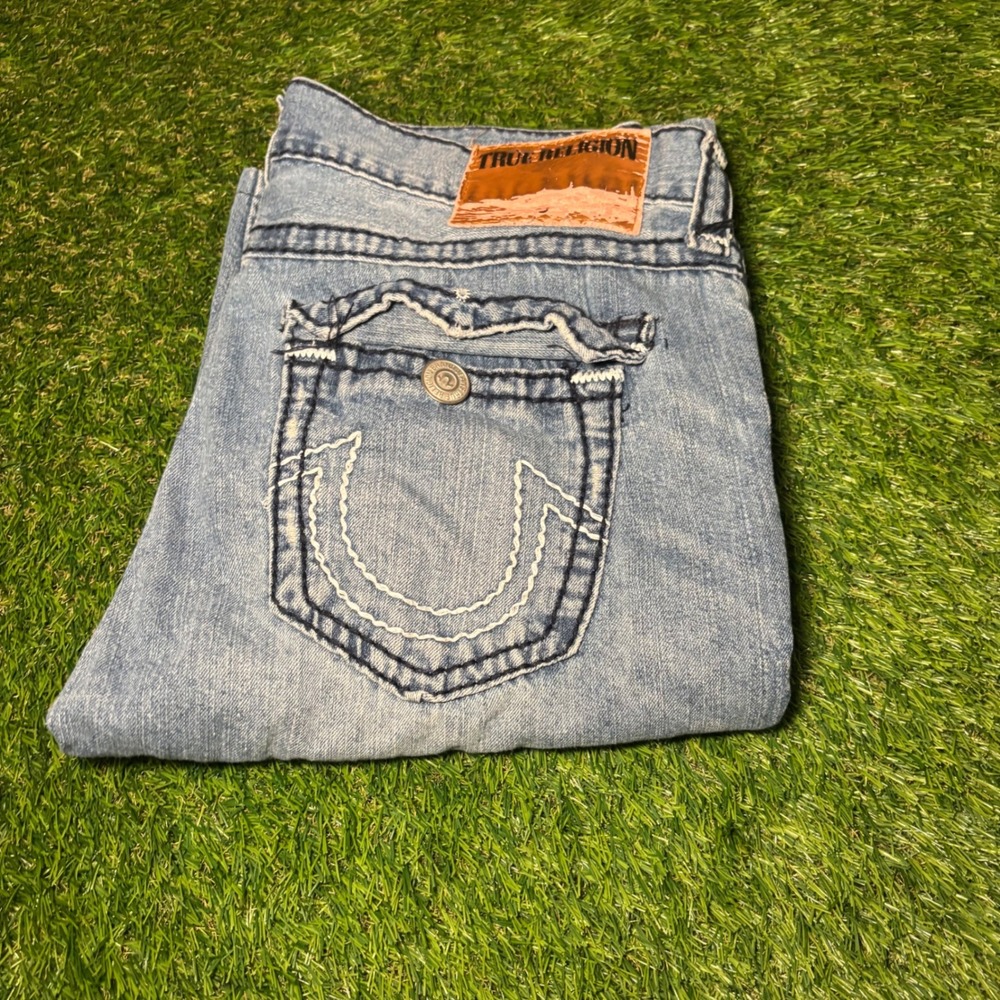True Religion Mens Distressed Denim Shorts Light Wash Big T Stitch Blue Size 36 - Picture 15 of 15